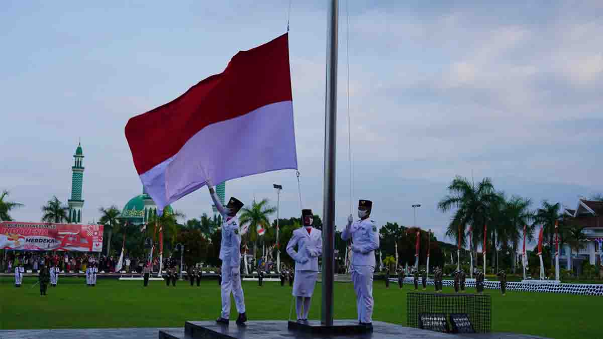 Sempat Diguyur Hujan Peringatan HUT RI Ke-76 Di Kutim Berjalan Lancar