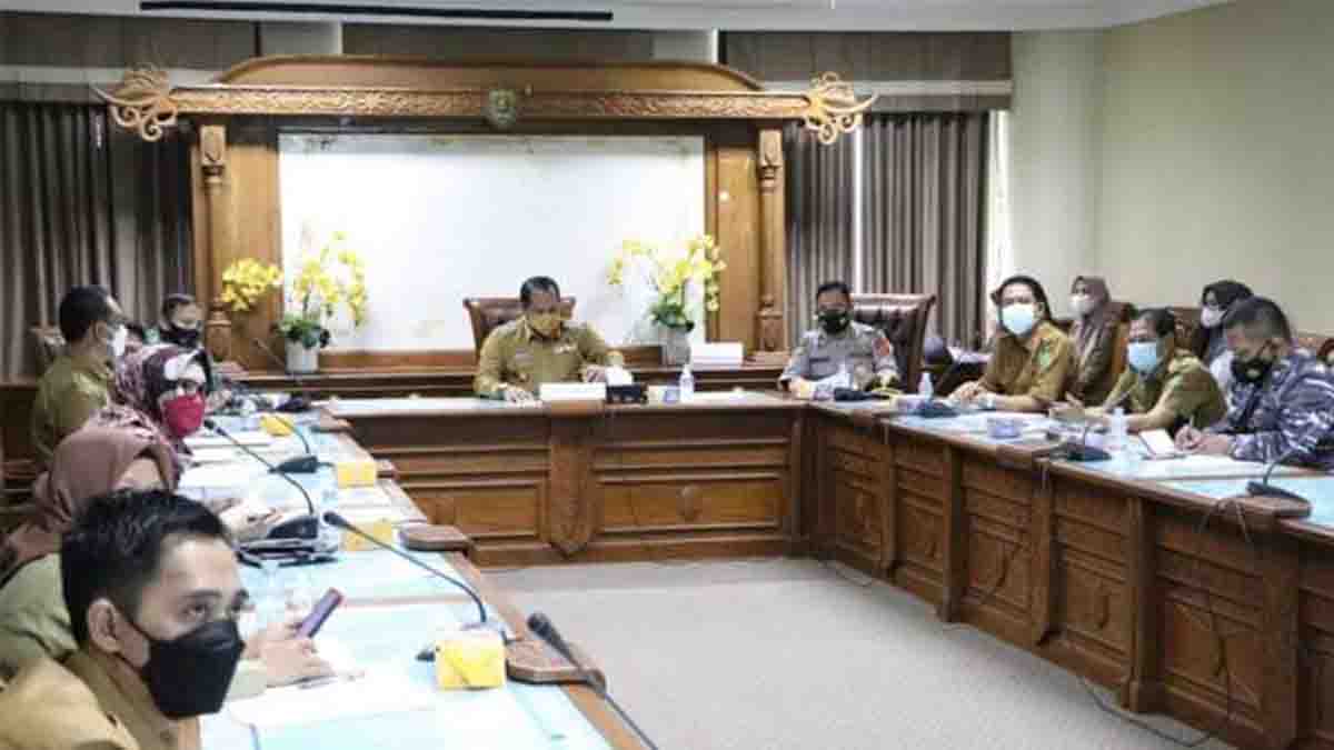 Rapat Terbatas Pemkab Kutim Jelang HUT RI Ke-76