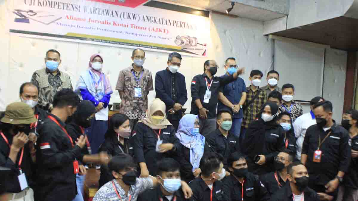 Bupati hadiri penutupan UKW Aliansi jurnalis kutai timur Bupati hadiri penutupan UKW Aliansi jurnalis kutai timur